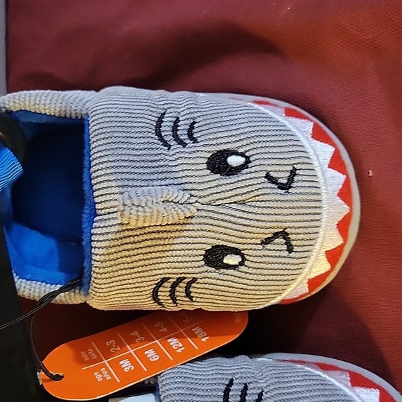 Wonder Nation Boys Shark Slippers, Size 3 NEW - Picture 3 of 3
